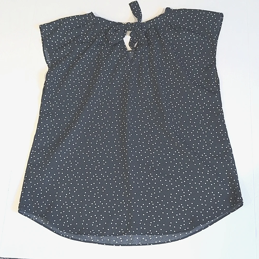 LC Lauren Conrad Womens Navy Polka Dot Blouse With Cap Sleeves NWT - Picture 5 of 5